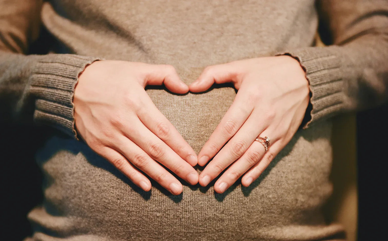 Ceintures abdominales post-partum : valent-elles vraiment la peine d’être portées ?